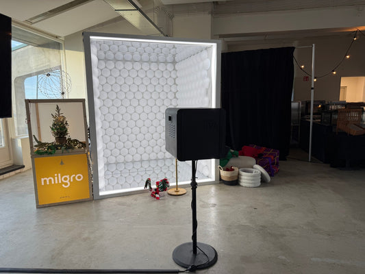 Een unieke photobooth op de kerstborrelmarkt in het Groot Handelsgebouw - Rentiva Photobooths